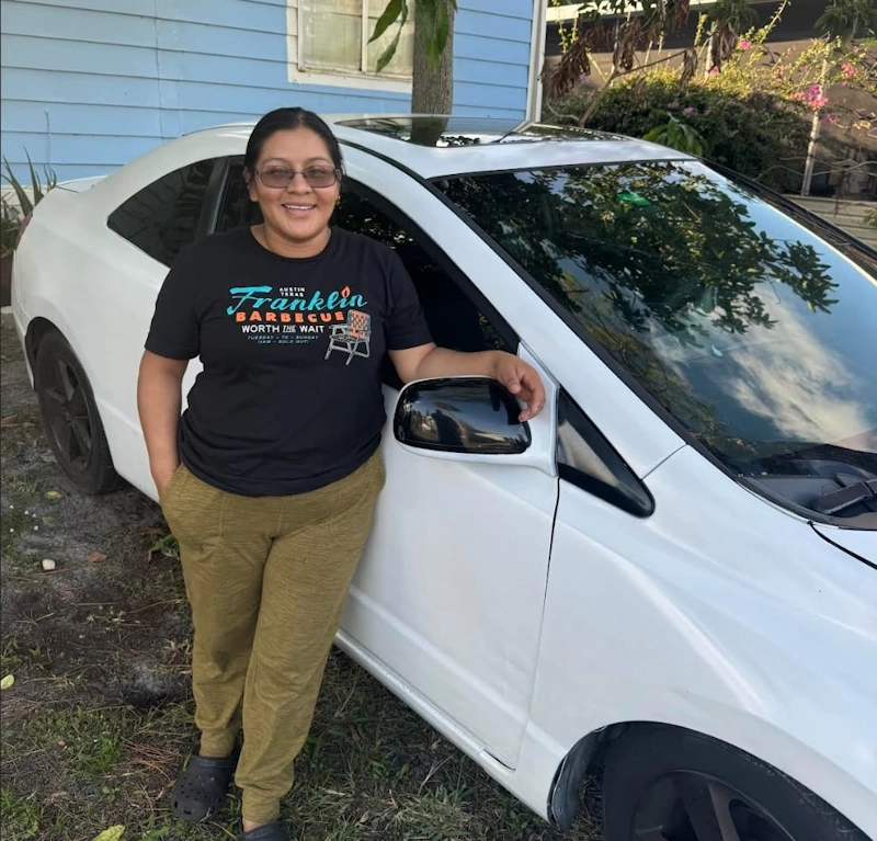 A happy customer after using Junk Cars Hialeah services